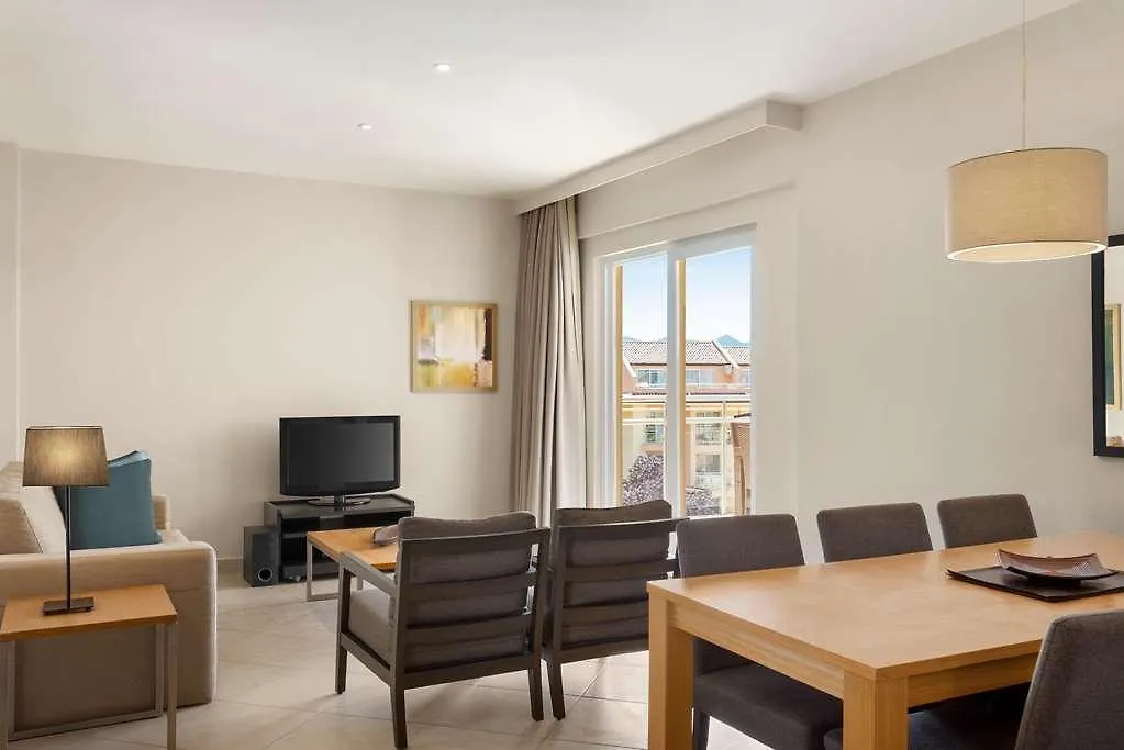 Wy Residences Kusadasi アイドゥン ホテル