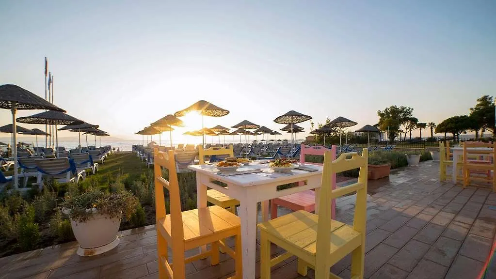 Wy Residences Kusadasi アイドゥン ホテル